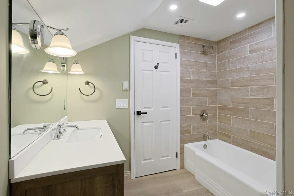 556 Babbling Brook Lane Valley Cottage, NY 10989