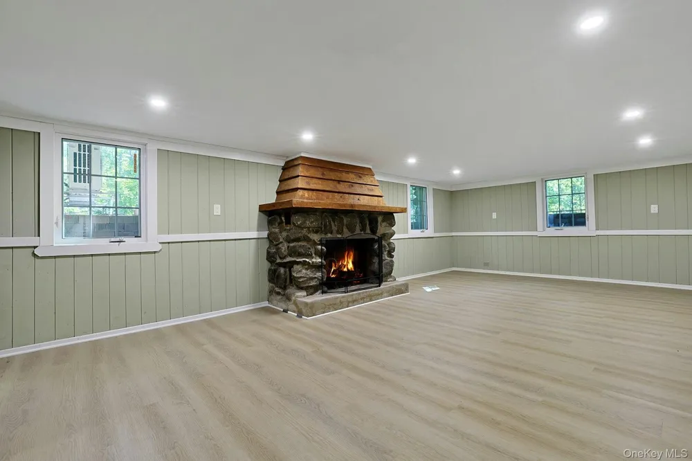 556 Babbling Brook Lane Valley Cottage, NY 10989