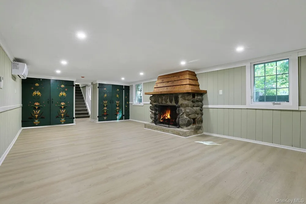556 Babbling Brook Lane Valley Cottage, NY 10989