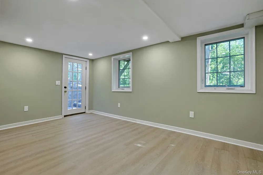 556 Babbling Brook Lane Valley Cottage, NY 10989