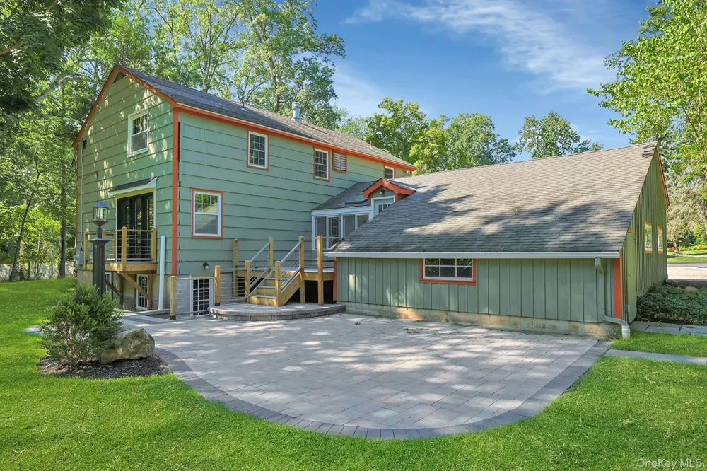 556 Babbling Brook Lane Valley Cottage, NY 10989