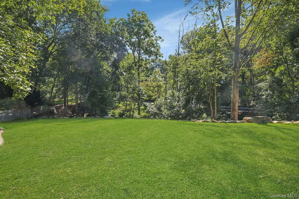 556 Babbling Brook Lane Valley Cottage, NY 10989
