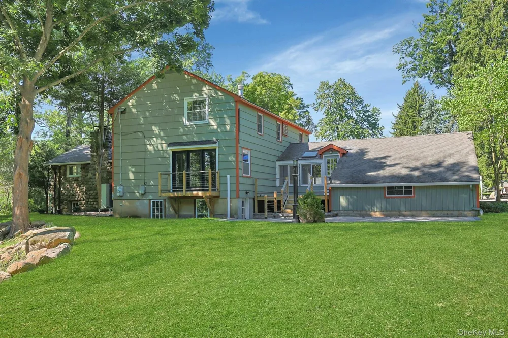 556 Babbling Brook Lane Valley Cottage, NY 10989