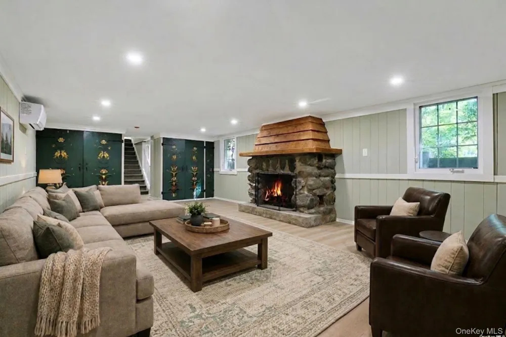 556 Babbling Brook Lane Valley Cottage, NY 10989