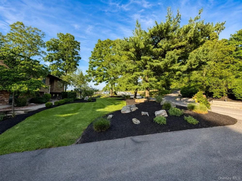 15 Arlington Drive Blooming Grove, NY 10950