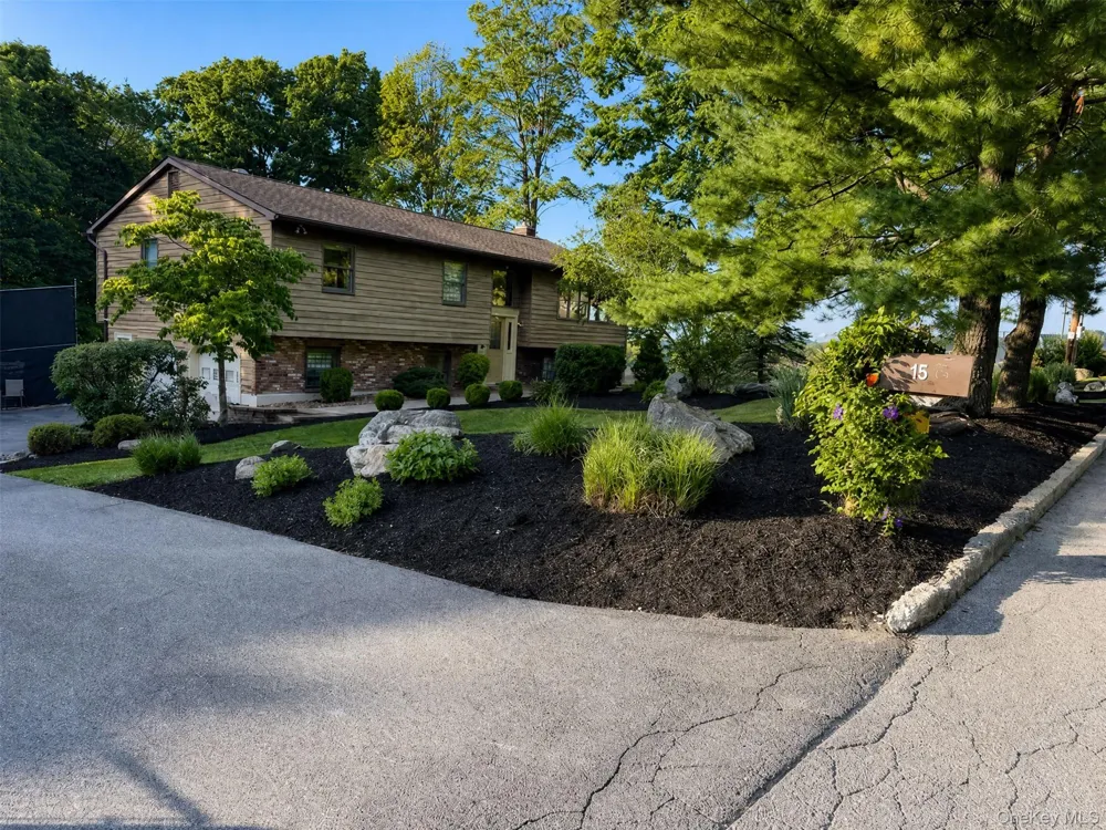 15 Arlington Drive Blooming Grove, NY 10950