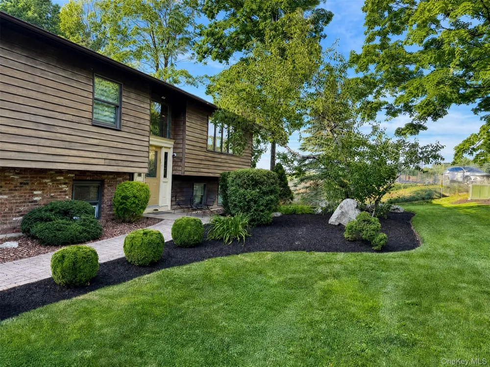 15 Arlington Drive Blooming Grove, NY 10950