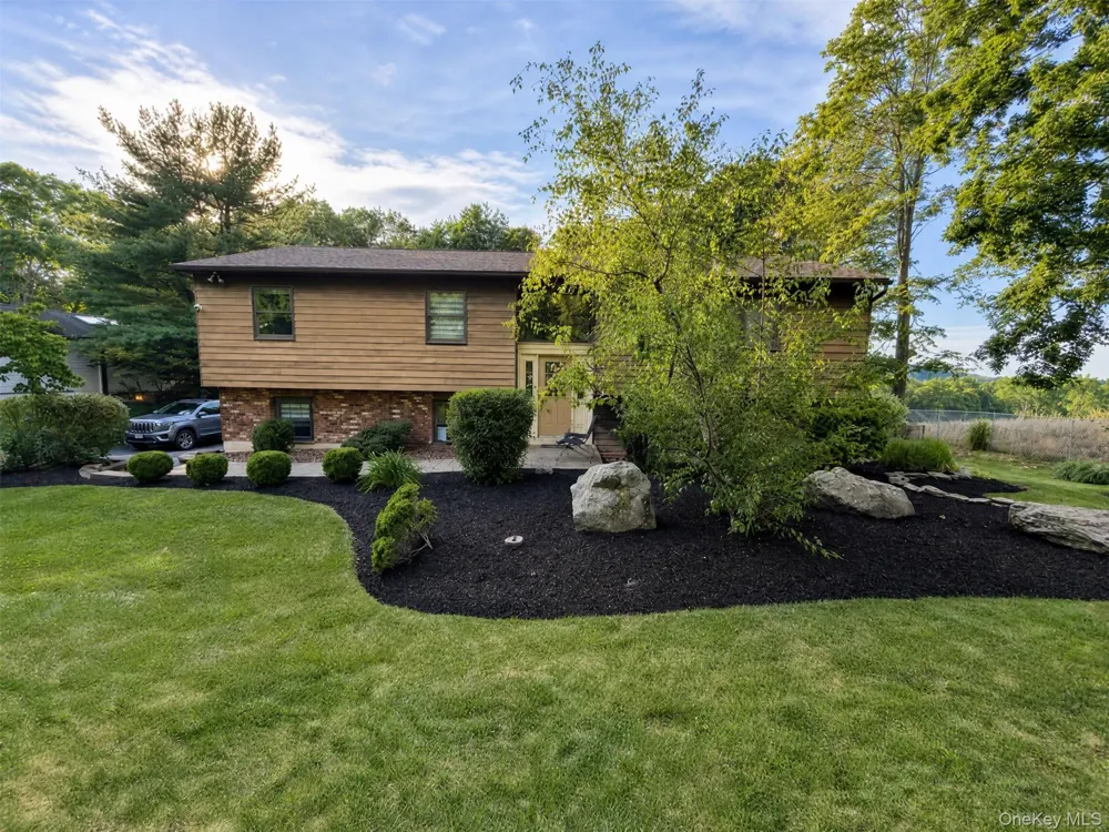 15 Arlington Drive Blooming Grove, NY 10950