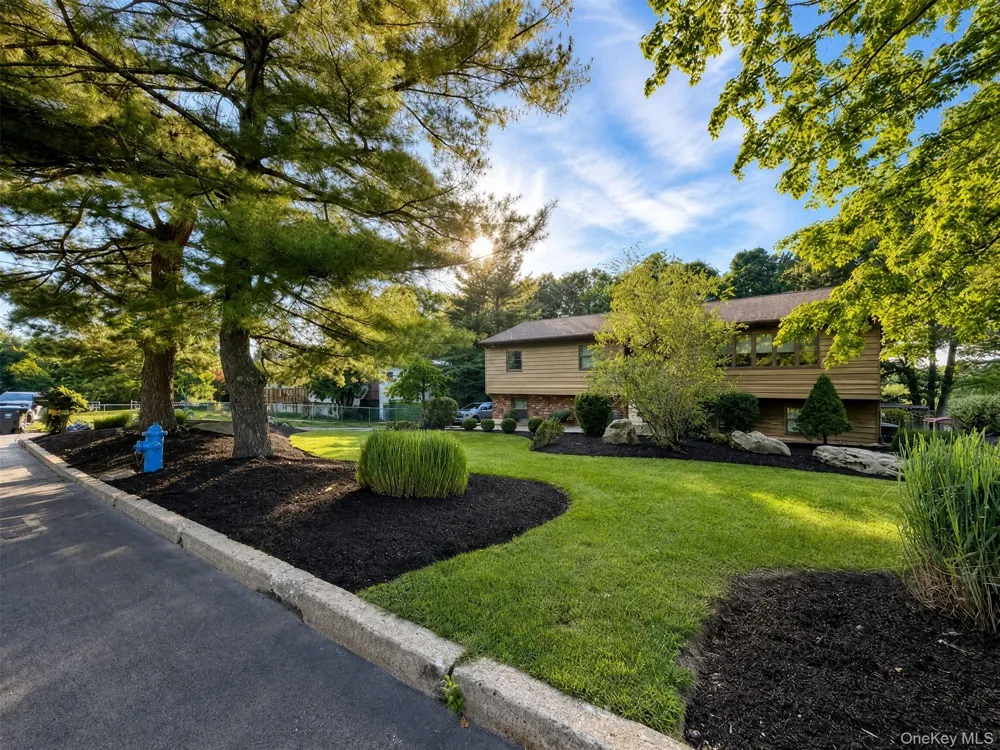15 Arlington Drive Blooming Grove, NY 10950
