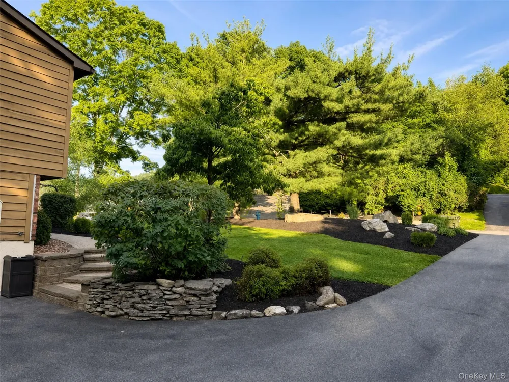 15 Arlington Drive Blooming Grove, NY 10950