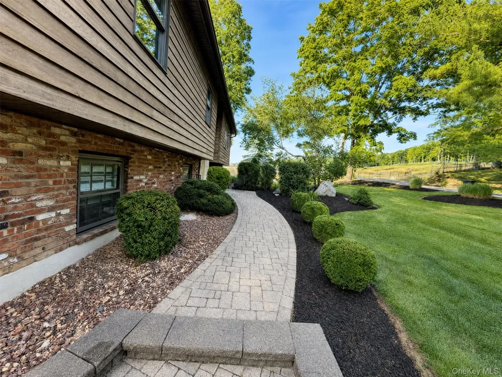 15 Arlington Drive Blooming Grove, NY 10950