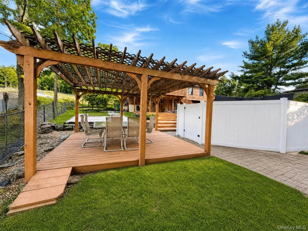 15 Arlington Drive Blooming Grove, NY 10950