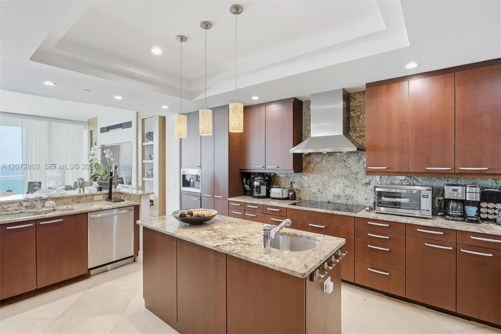 10295 Collins Ave #2207 Bal Harbour, FL 33154