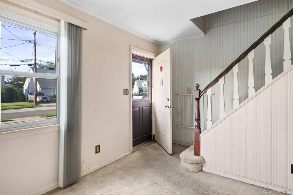 44 Pine Lane Valley Stream, NY 11581