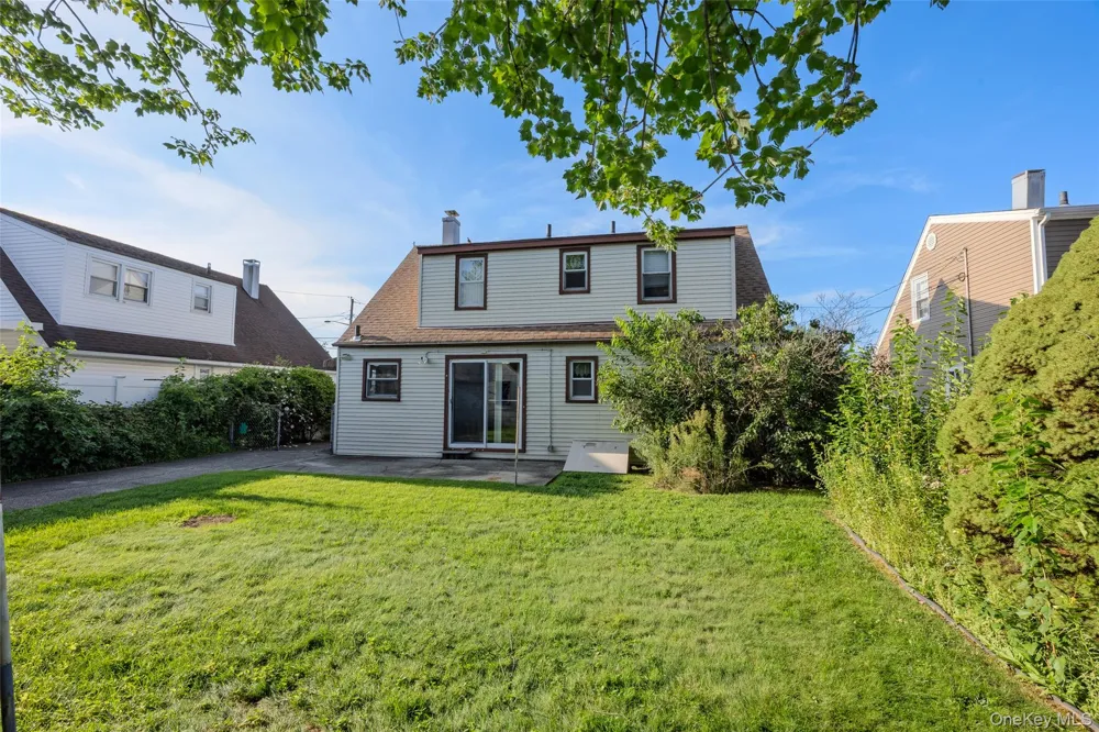 44 Pine Lane Valley Stream, NY 11581