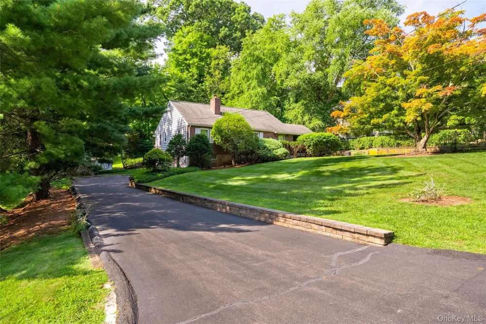 31 Briarwood Drive New City, NY 10956