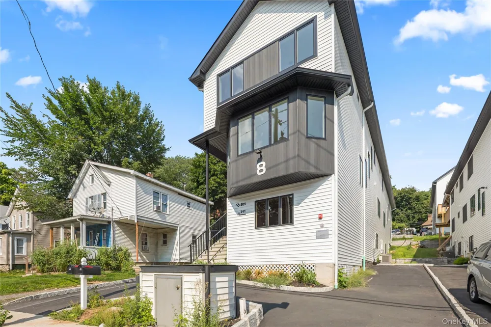 8 Memorial Park Drive Spring Valley, NY 10977