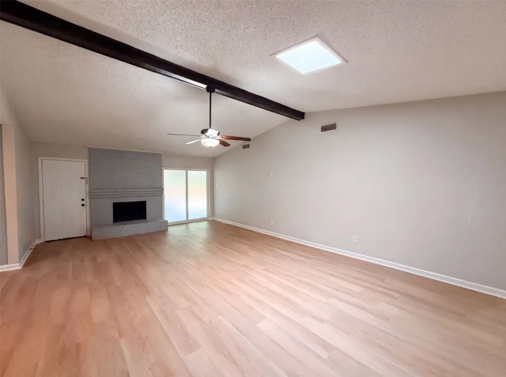 922 Meadowdale Circle Garland, TX 75043