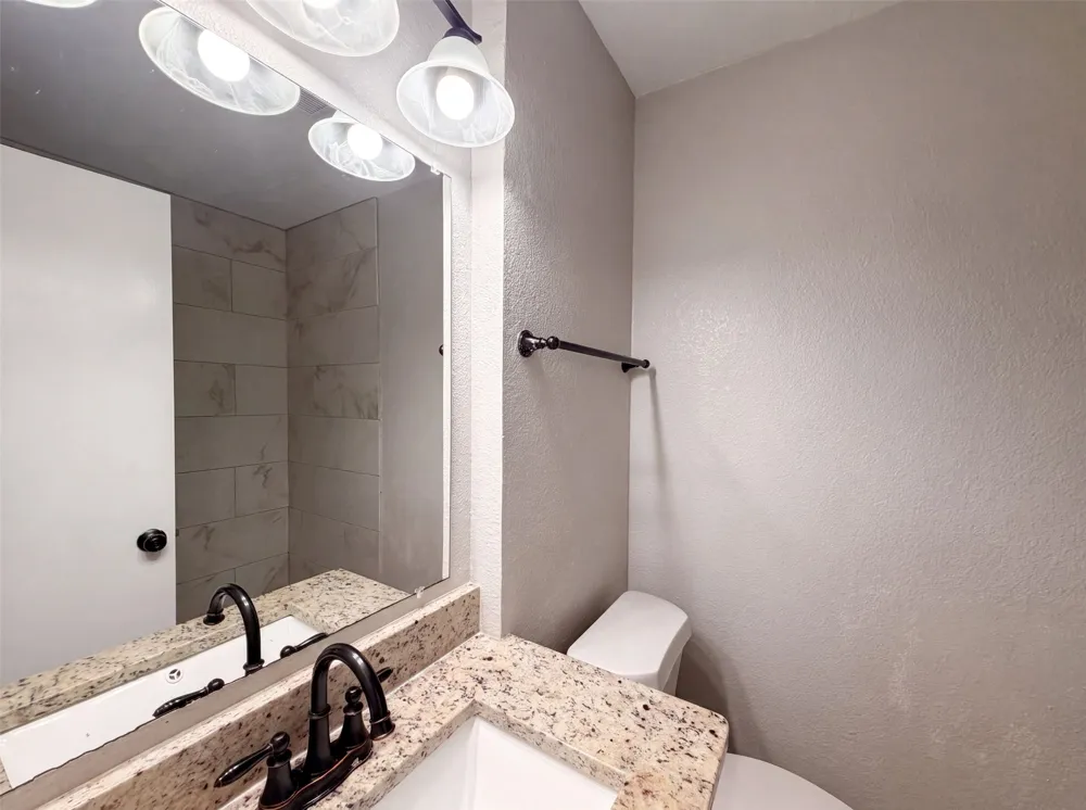 922 Meadowdale Circle Garland, TX 75043