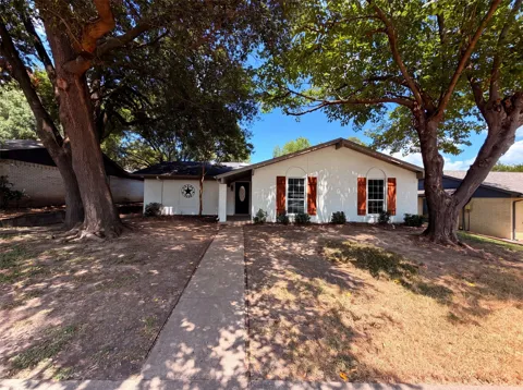 922 Meadowdale Circle