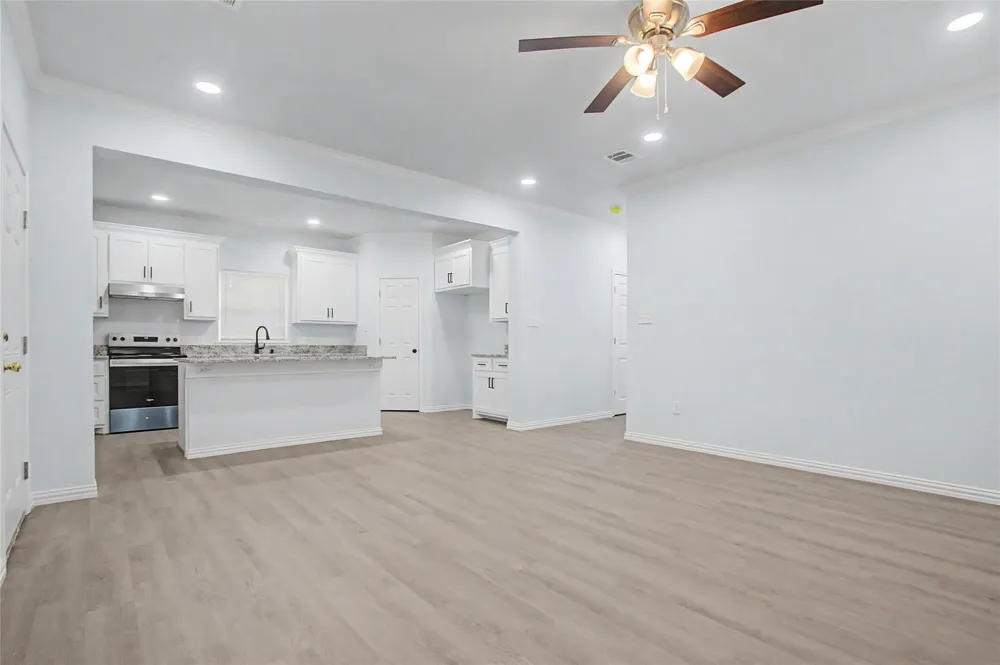 706 Ashville Street Navasota, TX 77868