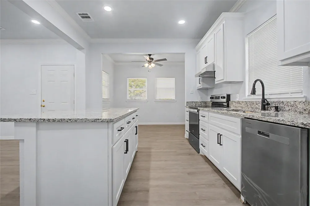 706 Ashville Street Navasota, TX 77868