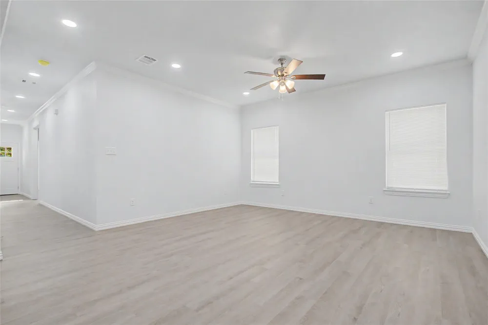 706 Ashville Street Navasota, TX 77868