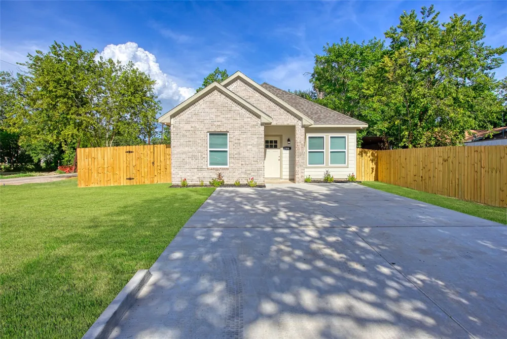 706 Ashville Street Navasota, TX 77868