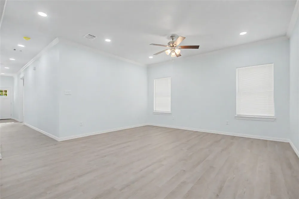706 Ashville Street Navasota, TX 77868