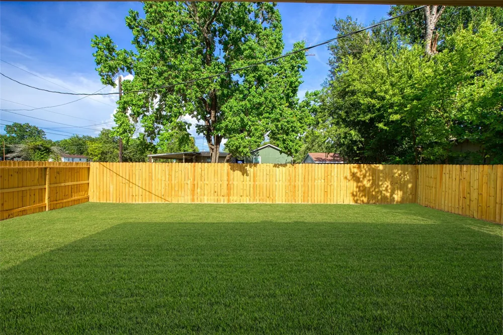 706 Ashville Street Navasota, TX 77868