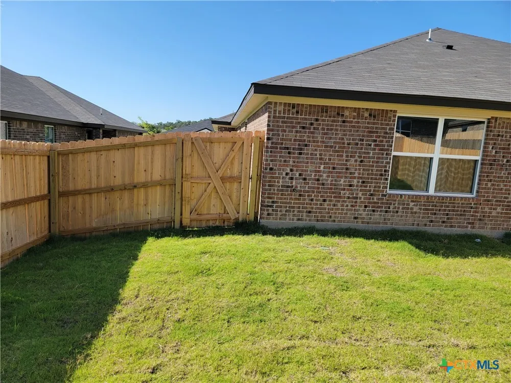 122 Wind Ridge Drive #B Copperas Cove, TX 76522