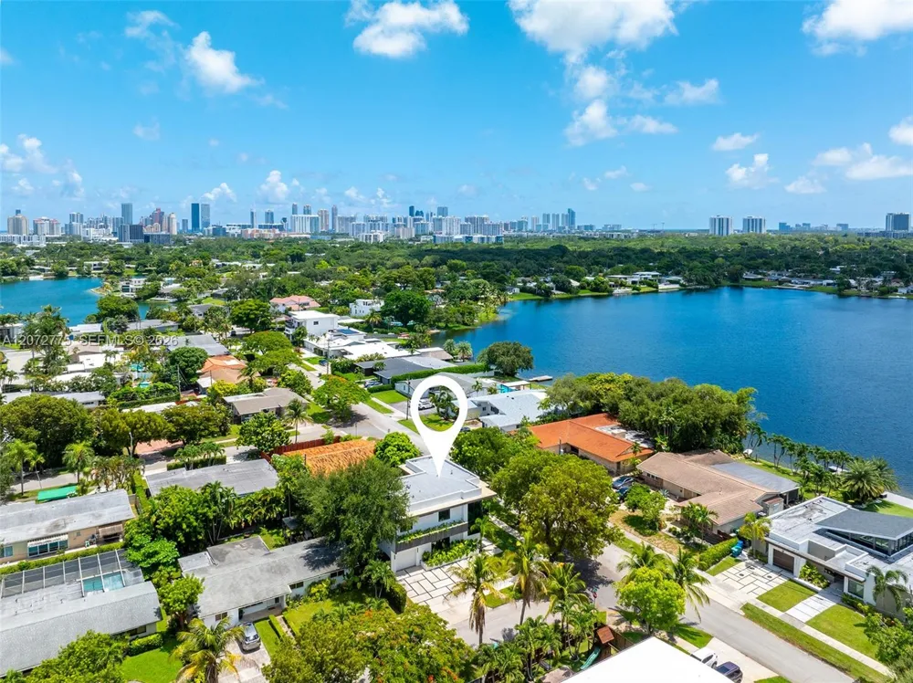 1875 NE 193rd St Miami, FL 33179