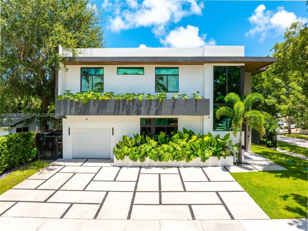 1875 NE 193rd St Miami, FL 33179