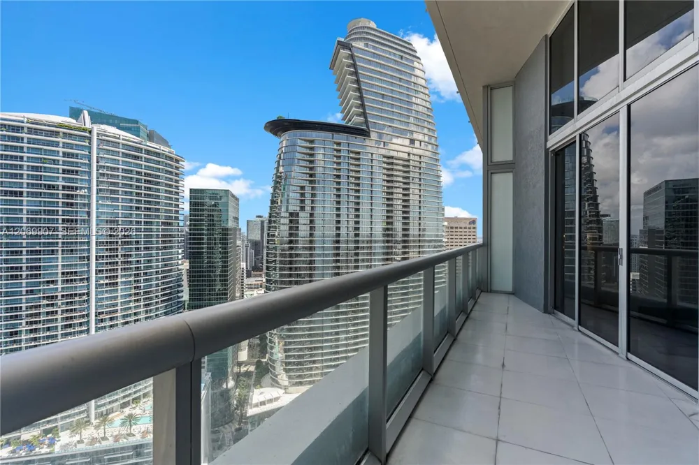 465 Brickell Ave #4106 Miami, FL 33131