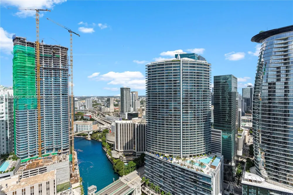 465 Brickell Ave #4106 Miami, FL 33131
