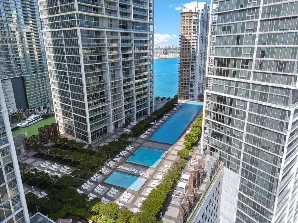 465 Brickell Ave #4106 Miami, FL 33131