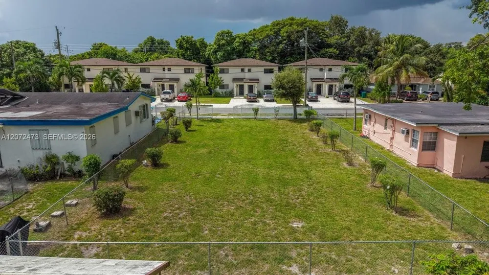 1967 NW 52nd St Miami, FL 33142