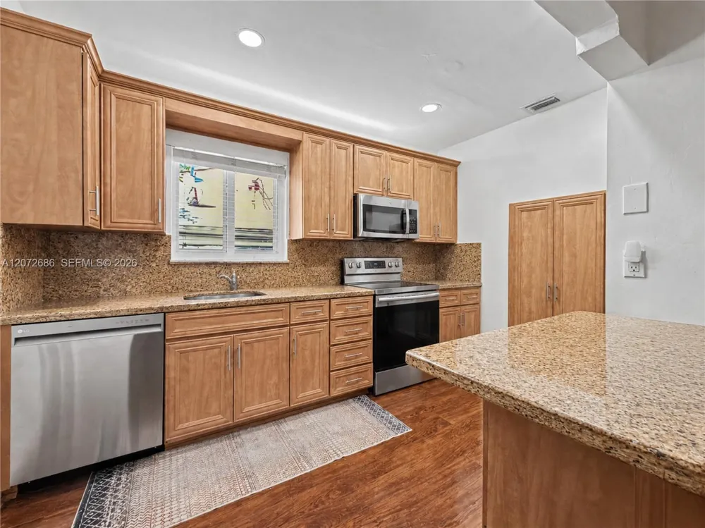 3130 SW 6th St Miami, FL 33135