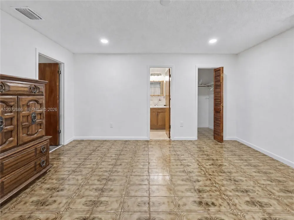 3130 SW 6th St Miami, FL 33135