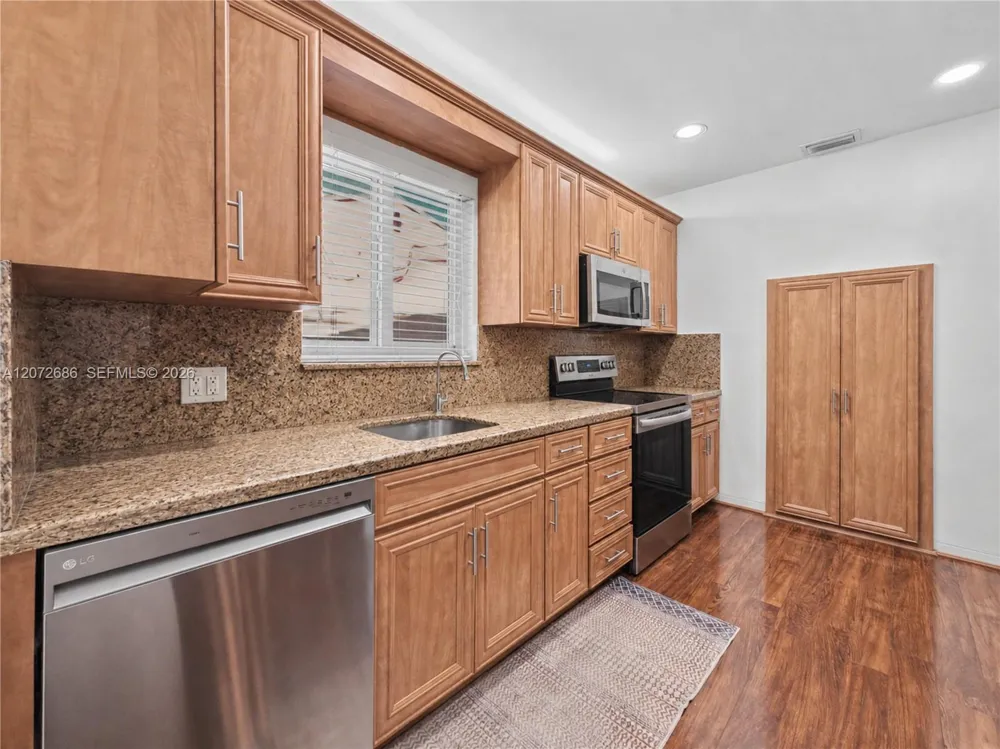 3130 SW 6th St Miami, FL 33135
