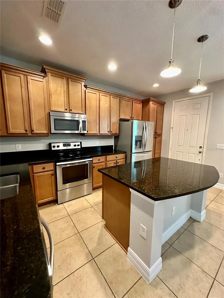 10083 EAGLE CREEK CENTER BOULEVARD Orlando, FL 32832