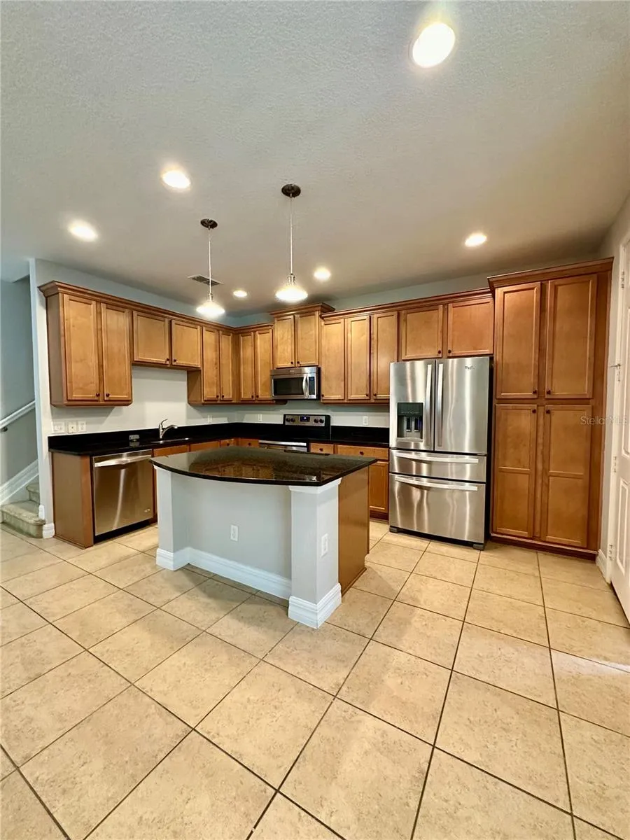 10083 EAGLE CREEK CENTER BOULEVARD Orlando, FL 32832