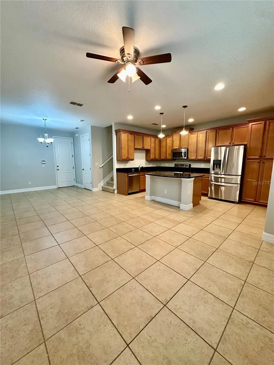 10083 EAGLE CREEK CENTER BOULEVARD Orlando, FL 32832