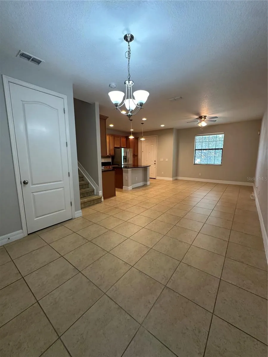 10083 EAGLE CREEK CENTER BOULEVARD Orlando, FL 32832