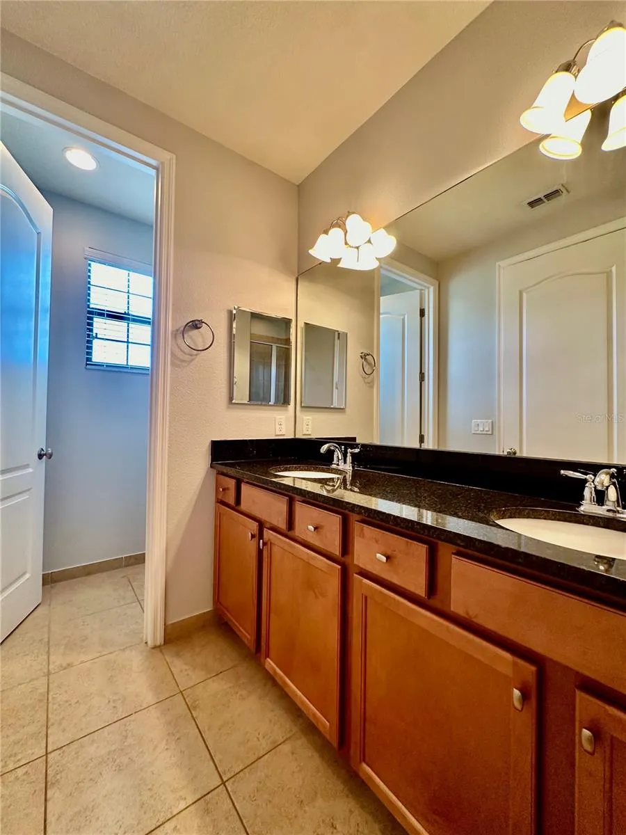 10083 EAGLE CREEK CENTER BOULEVARD Orlando, FL 32832