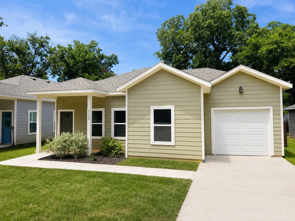 1115 W Johnson Street Denison, TX 75020