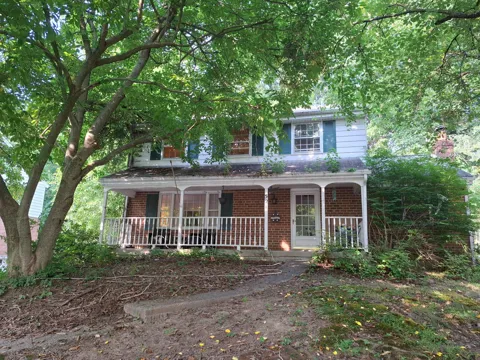 521 WOODLAND AVENUE