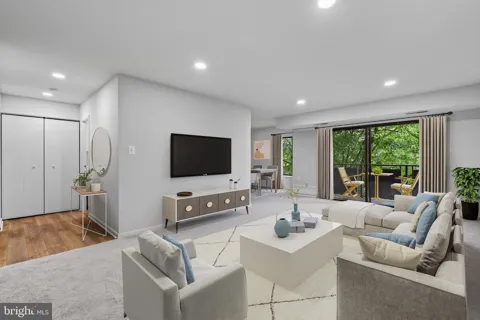 6001 ARLINGTON BOULEVARD #423
