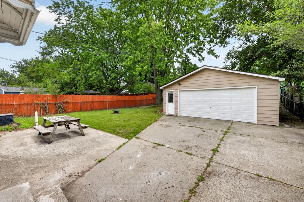 1260 Candlewood Lane Ypsilanti, MI 48198