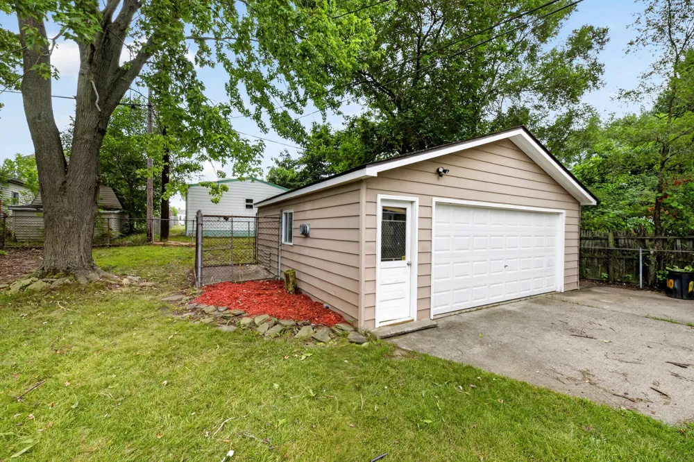 1260 Candlewood Lane Ypsilanti, MI 48198